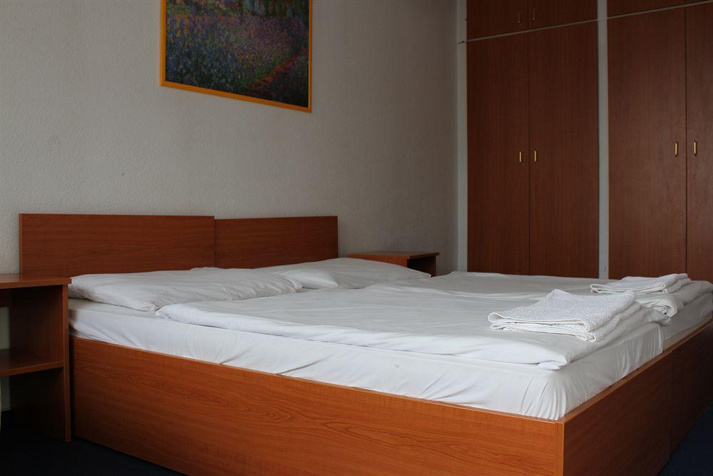 Romai Hotel Budapest Esterno foto